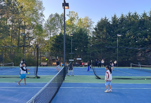 春江水暖鸭先知，正是人间四月天